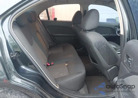 2010 Mercury Milan из США, поврежденный, VIN 3MEHM0HA5AR614935